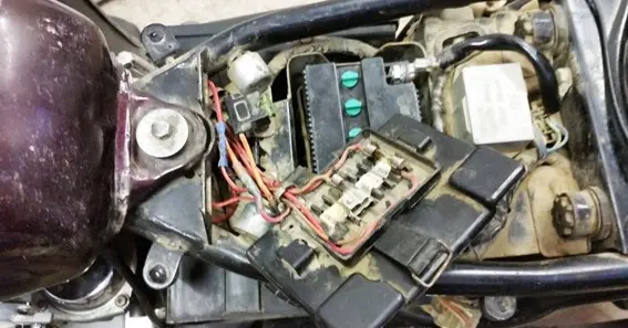 can a bad voltage regulator blow fuses on a scooter